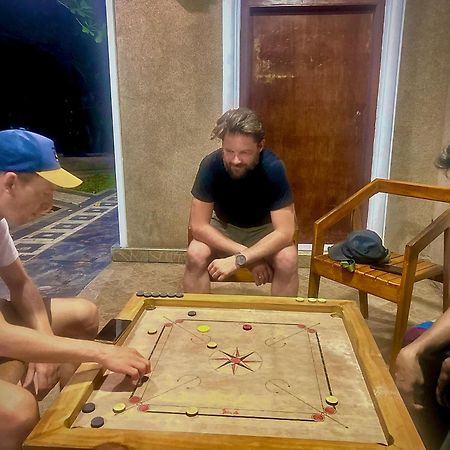 Отель Man Guest Полоннарува Экстерьер фото